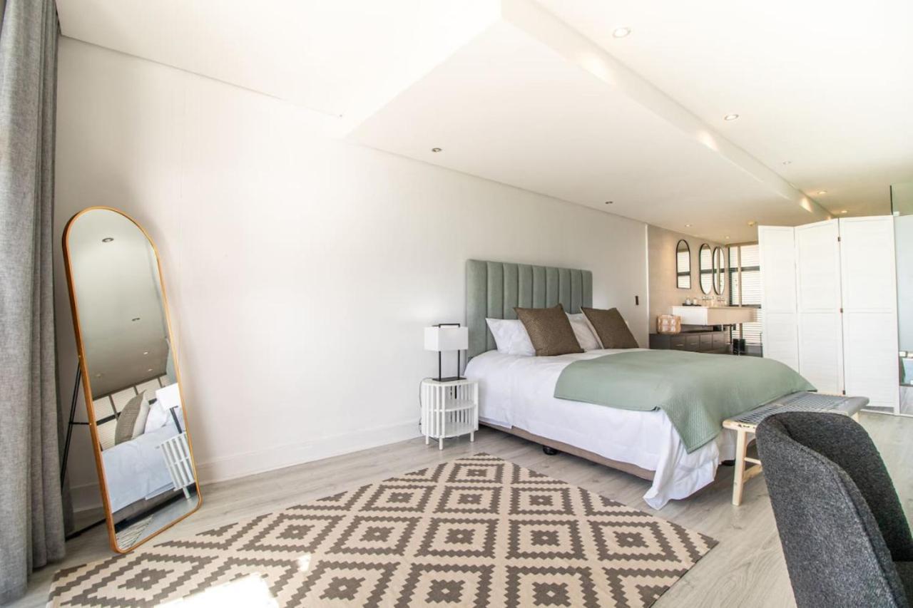 Stunning In Quayside 103 * Durban